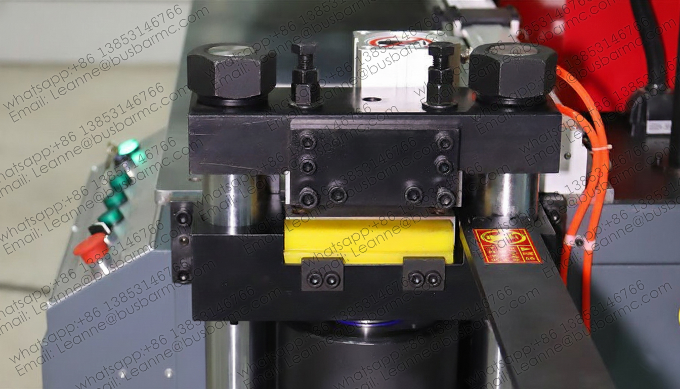 803U-3-C hydraulische CNC busbar machine – ponsen, knippen en buigen voor transformatoren