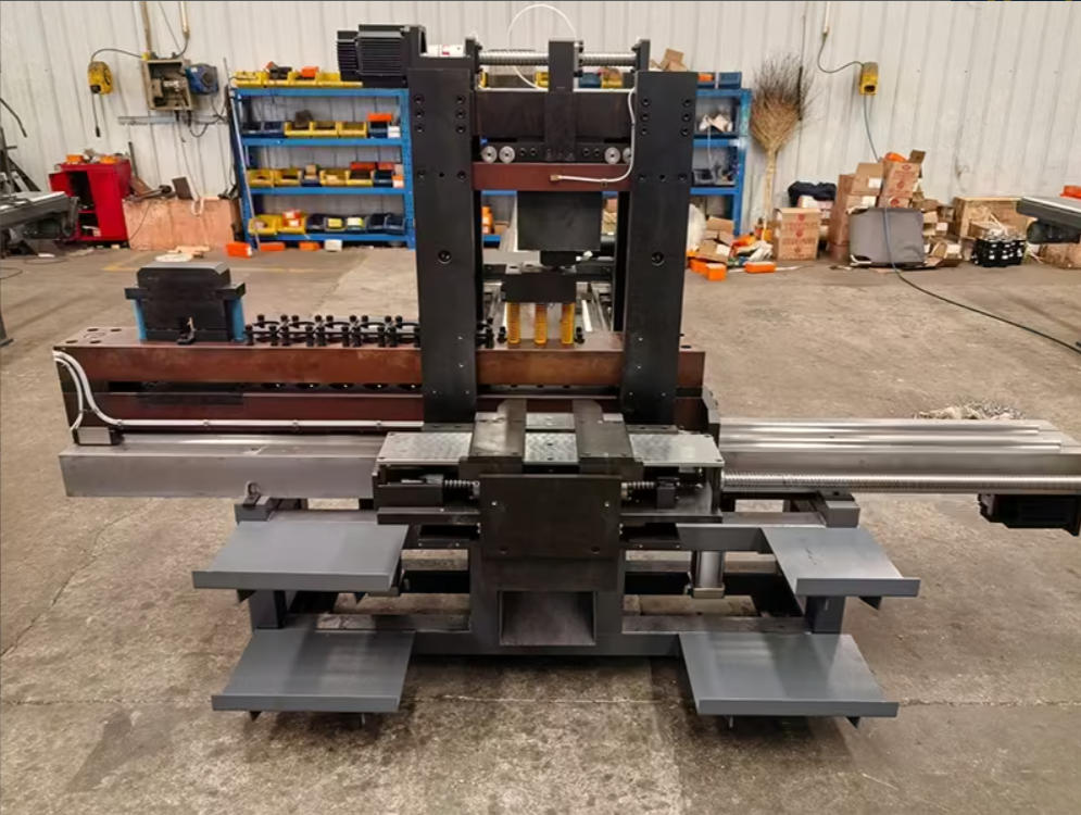 HQ600-S-7P CNC pons- en knipmachine voor rails