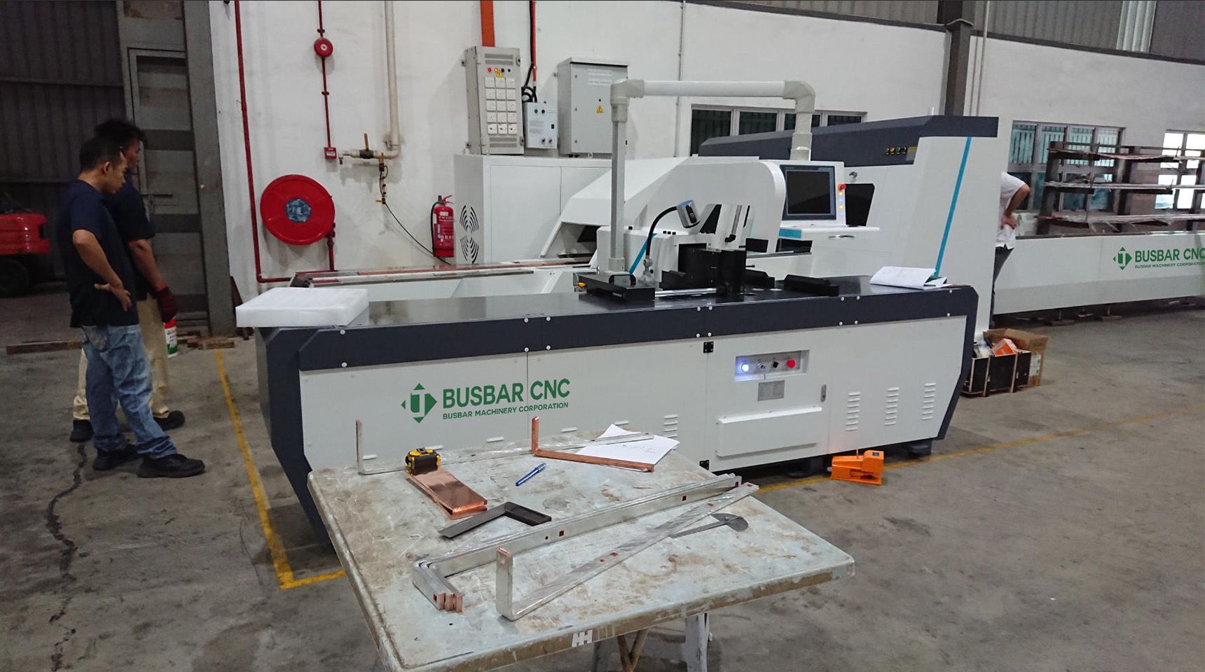 CNC-busbarmachine toepassingsproject 03